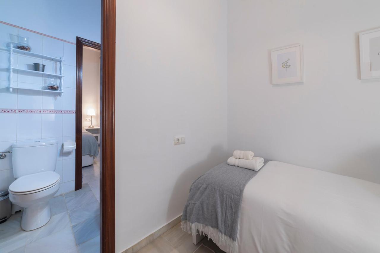 Appartement Alohamundi Torres à Séville Extérieur photo
